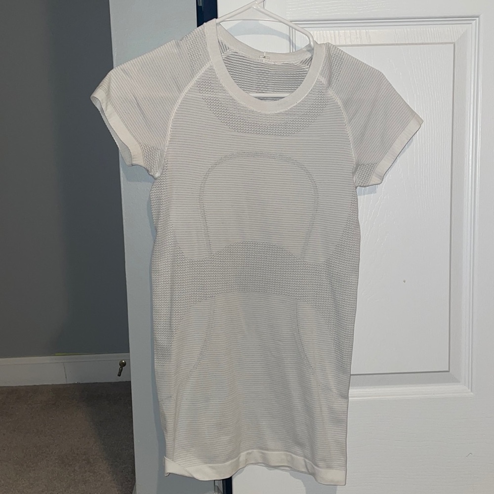 White lululemon swiftly tech crew